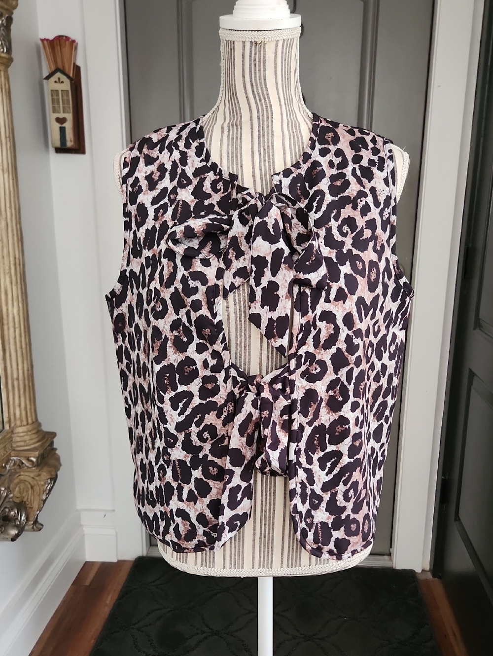 Sleeveless Tie-Front Leopard Print Vest Top - Black & Cream